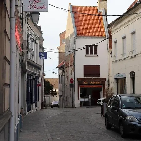 De La Belle Roze Nyaraló *